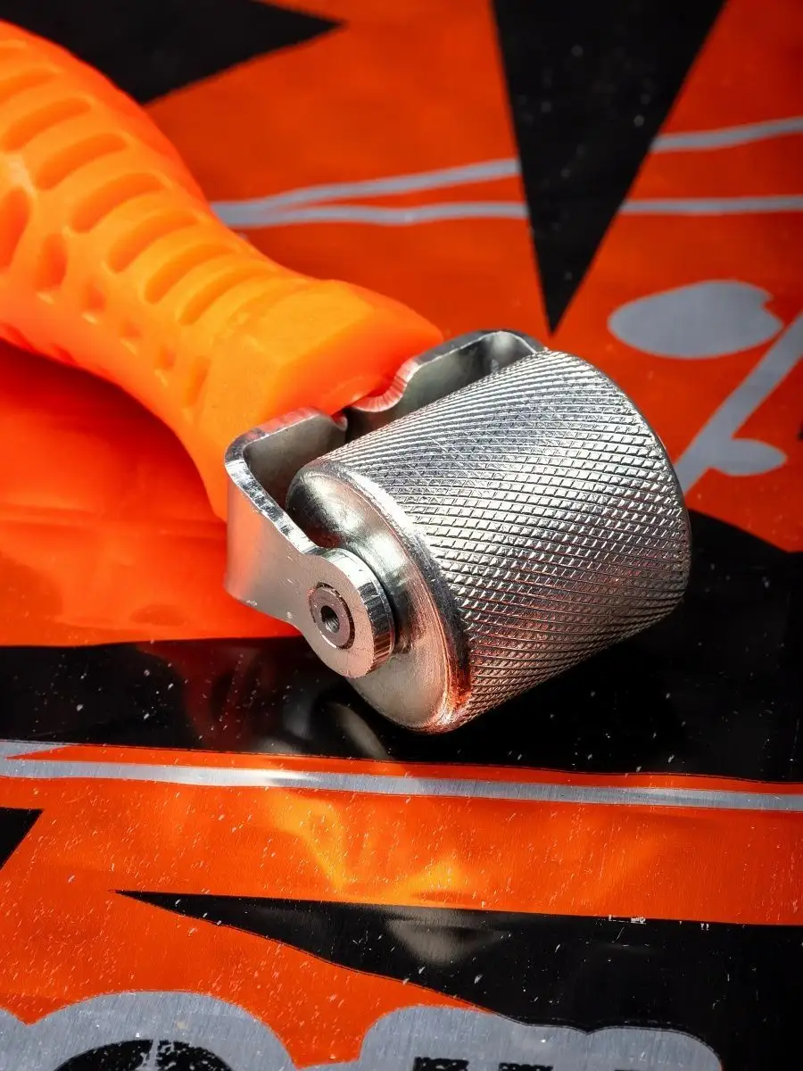 Прикатка шумоизоляции. Ролик прикаточный металлический 100мм. Прикатка шумоизоляции. Валик прикаточный металлический большой stp 29266. Ролик прикаточный шумофф.