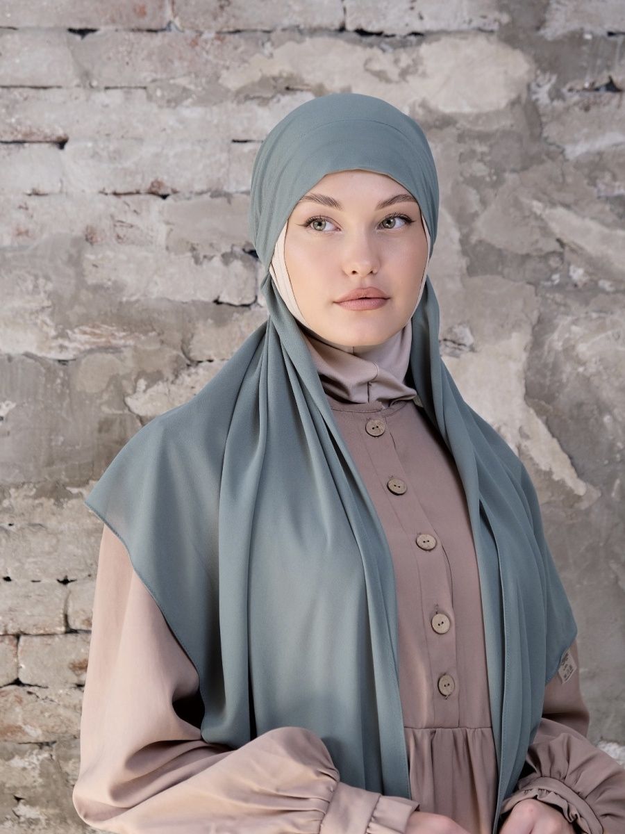 Хиджаб на завязках.