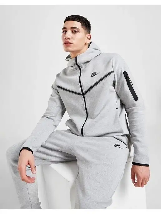 Sport chek nike tech fleece deals