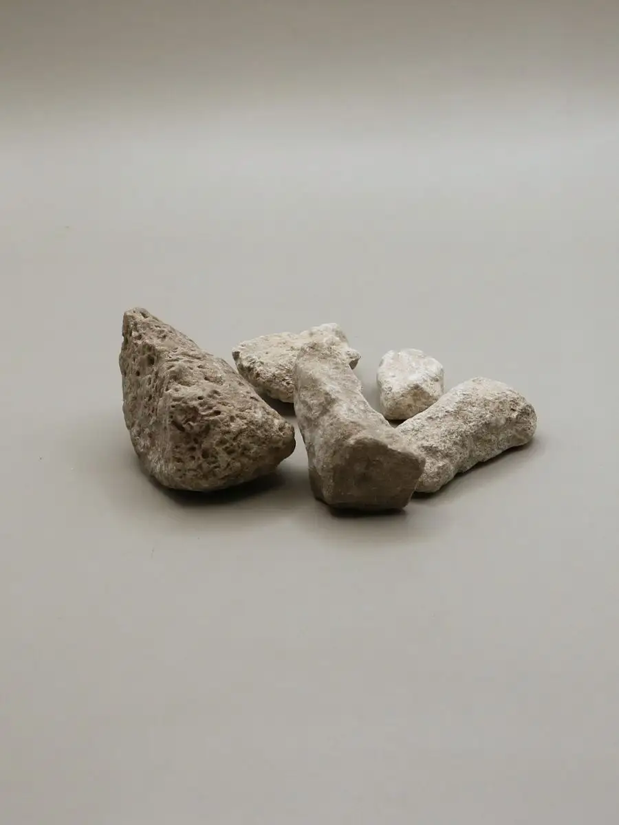камни