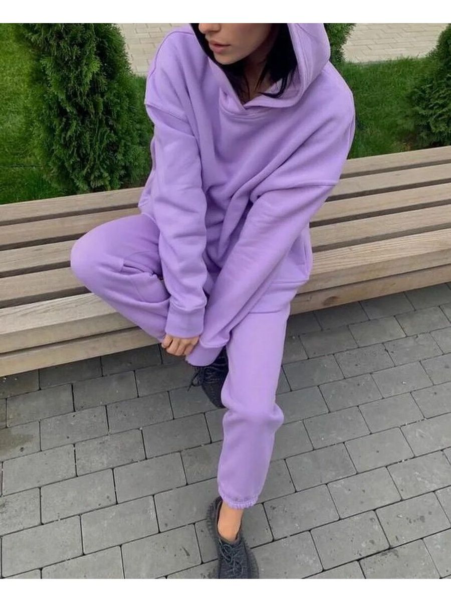 Фиолетовый спортивный костюм