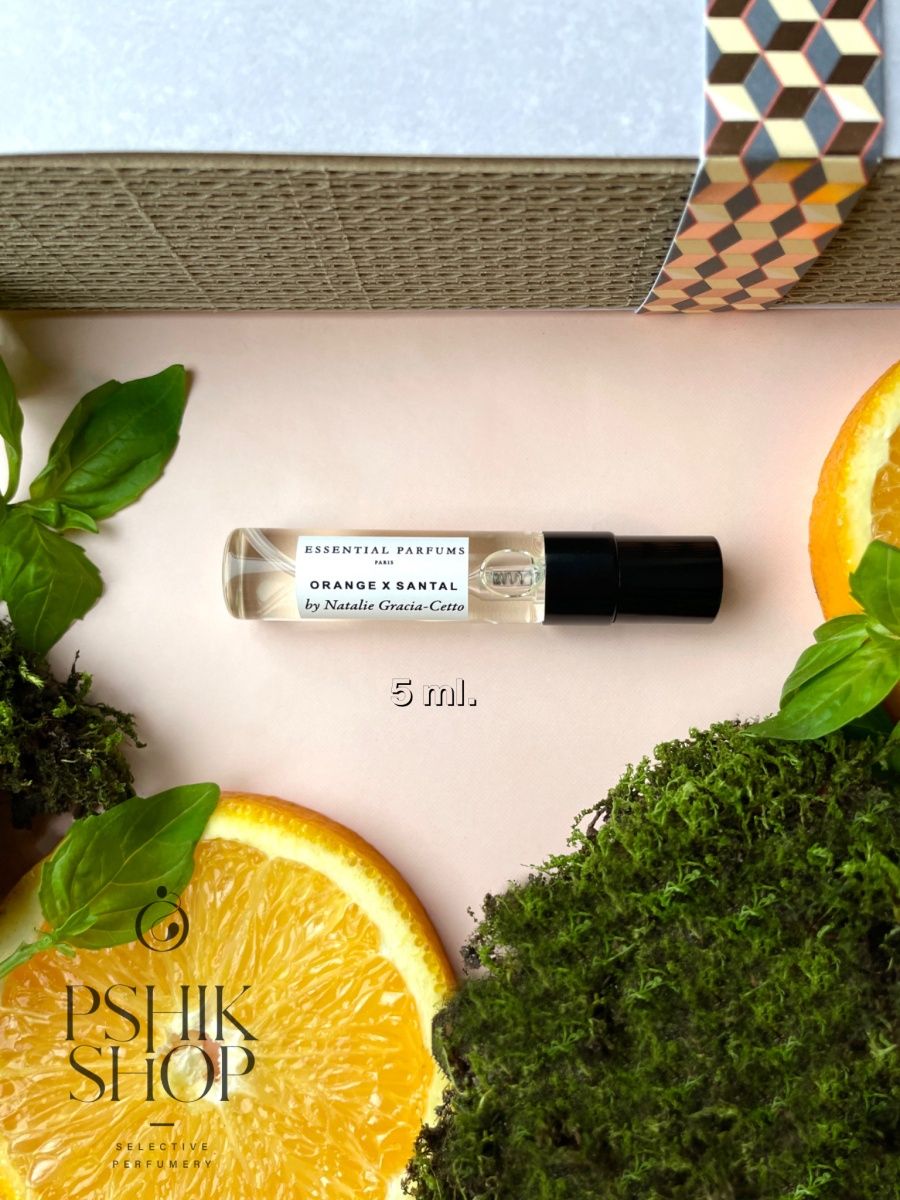 Orange x santal essential. Essential Parfums Orange x Santal. Essential Parfums Orange Santal. Цитрусовый детский Парфюм оранжевый. Оранжевый Парфюм шайба.