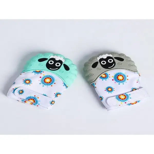 Прорезыватель рукавичка Овечка на липучке цвет МИКС