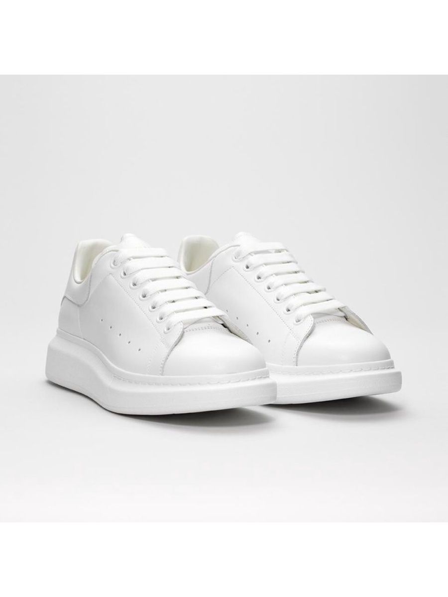 Александры маквин. Кеды Alexander MCQUEEN 553770whwkc. Alexander MCQUEEN кеды. Aleksandr MCQUEEN кеды. Кроссовки Alexander MCQUEEN White.