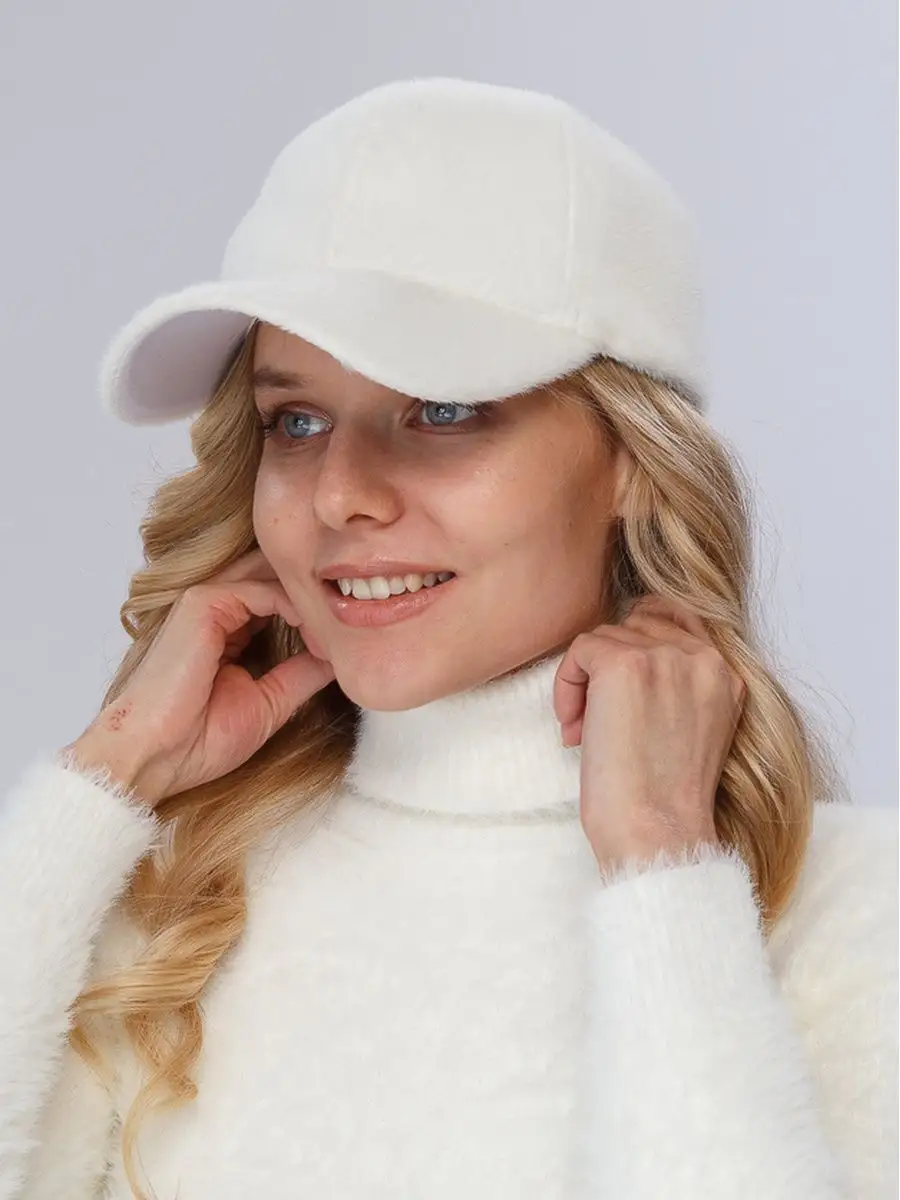 Бейсболки женские меховые