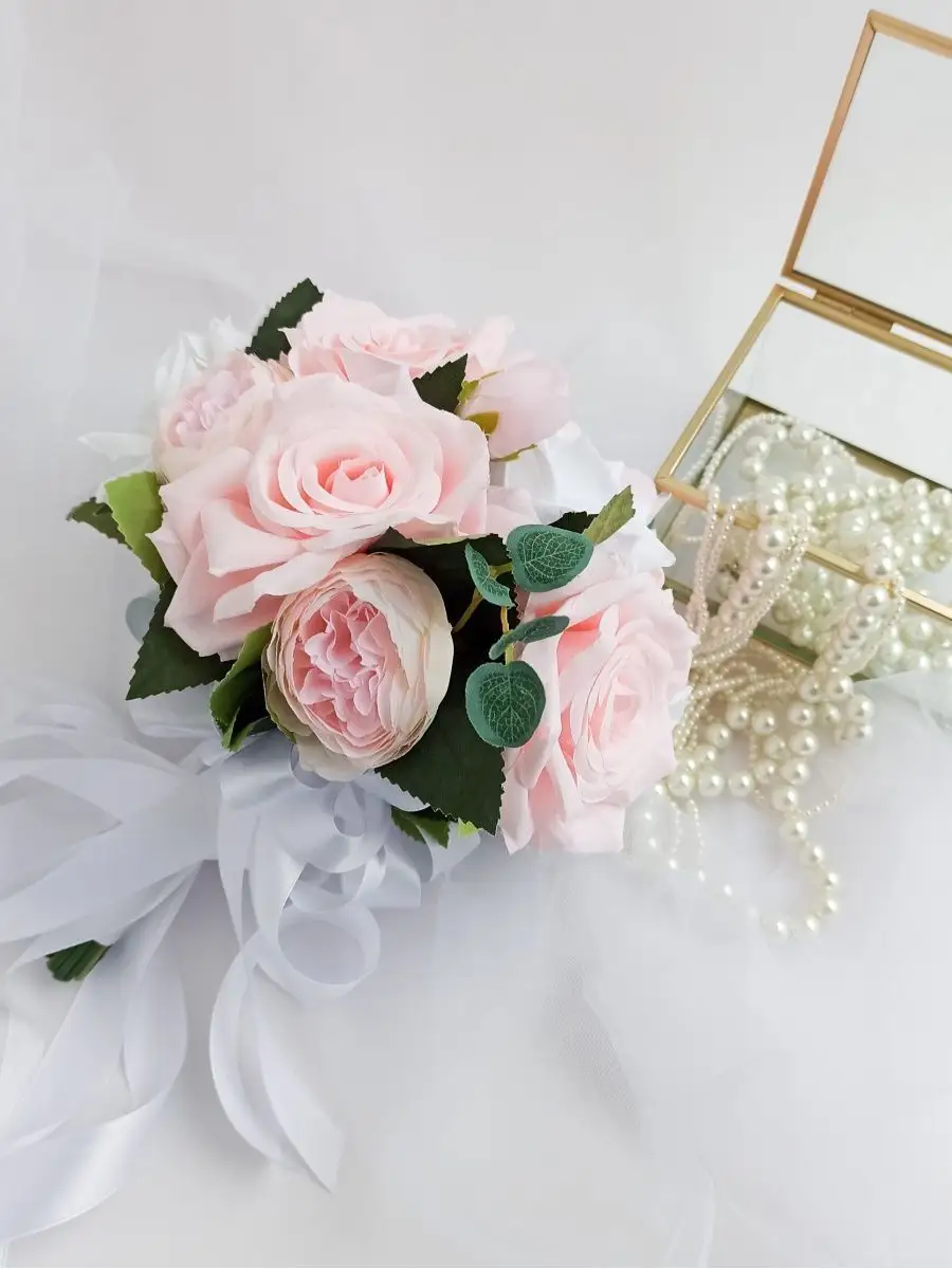 Свадебные букеты и флористический декор — как модно украсить свадьбу в 2022 году