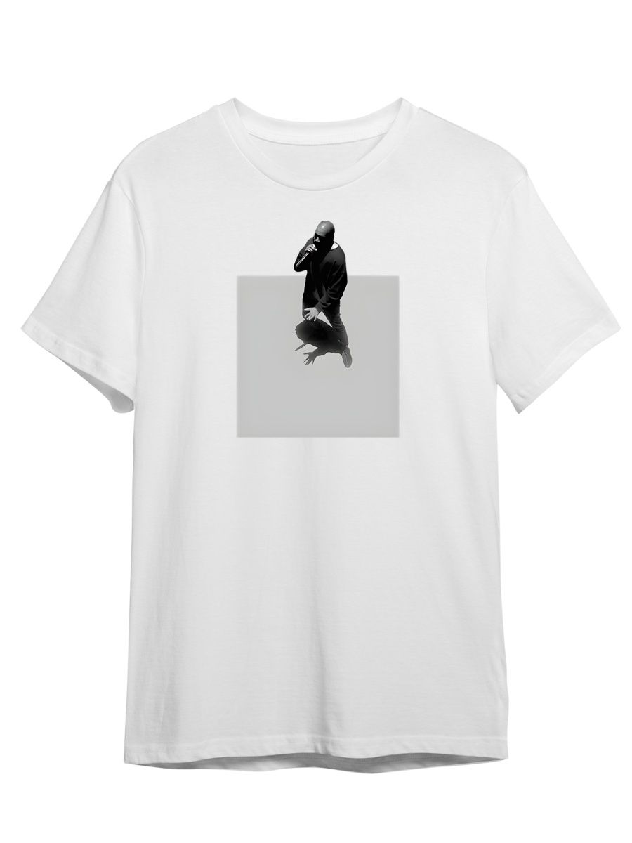 Черные псы футболка канье. Канье Уэст в футболке. Kanye West футболка черные псы. HALIKY футболка Канье Вест. Kanye West футболка с орлом.