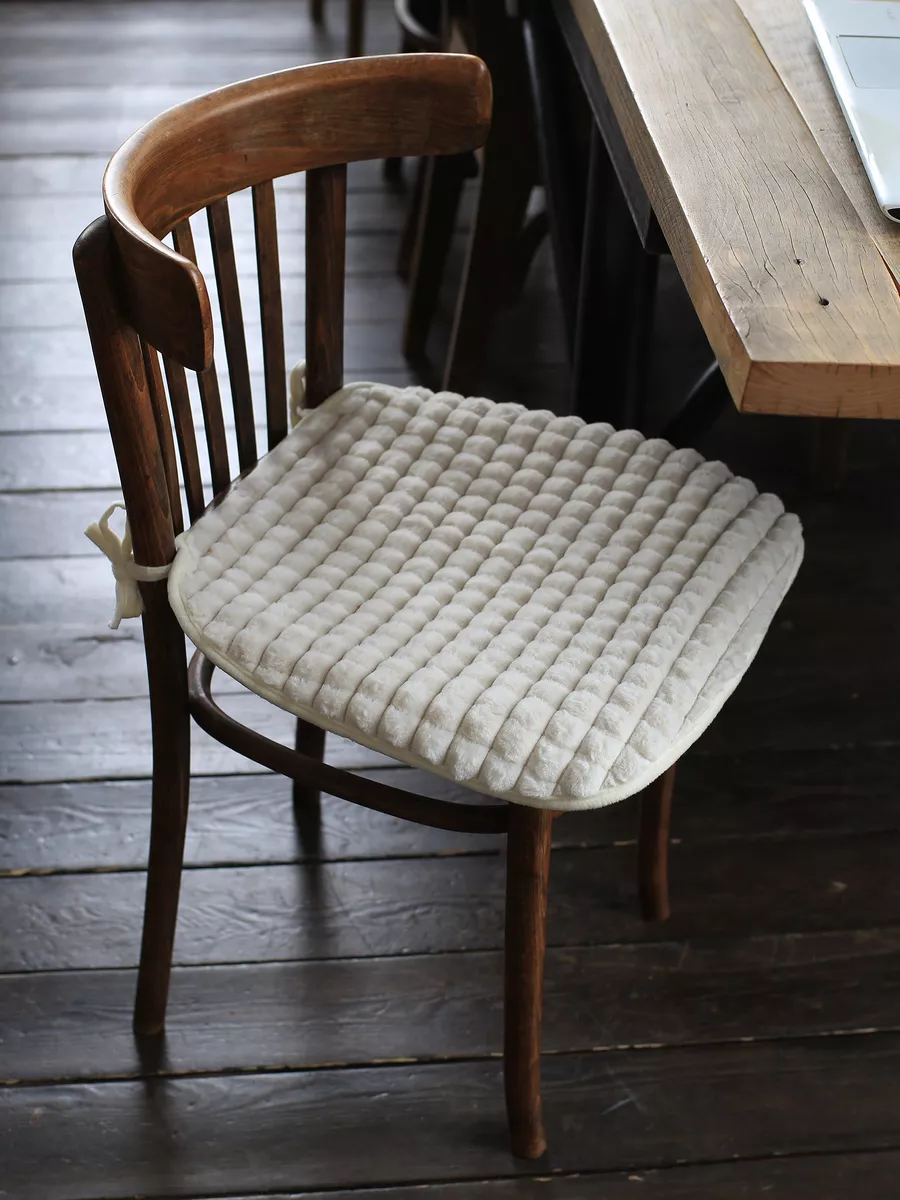 Подушки на стулья — купить в интернет-магазине luchistii-sudak.ru | Декоративные подушки на завязках