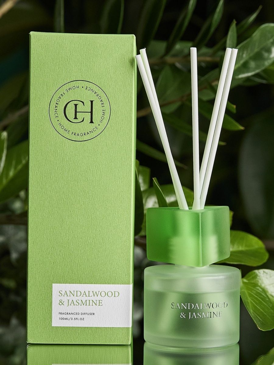 Аромадиффузор зеленый флакончик. Cozy Home Sandalwood and jasmin.