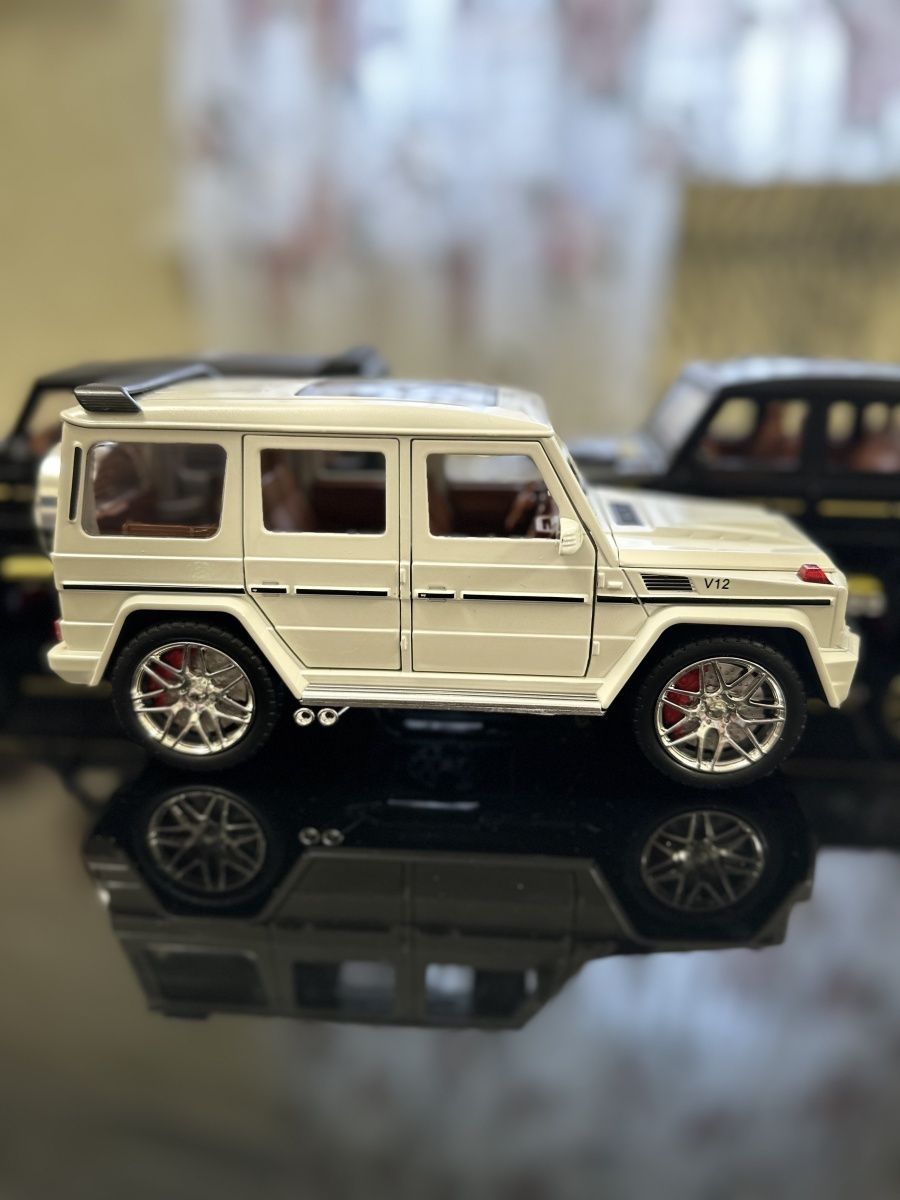 Игрушечная машина 2021 Mersedes g65 AMG Pink