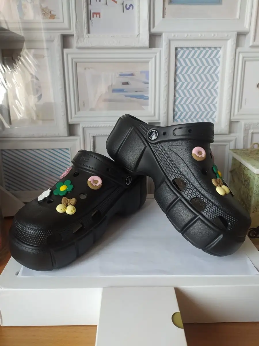 Кроссовки Crocs