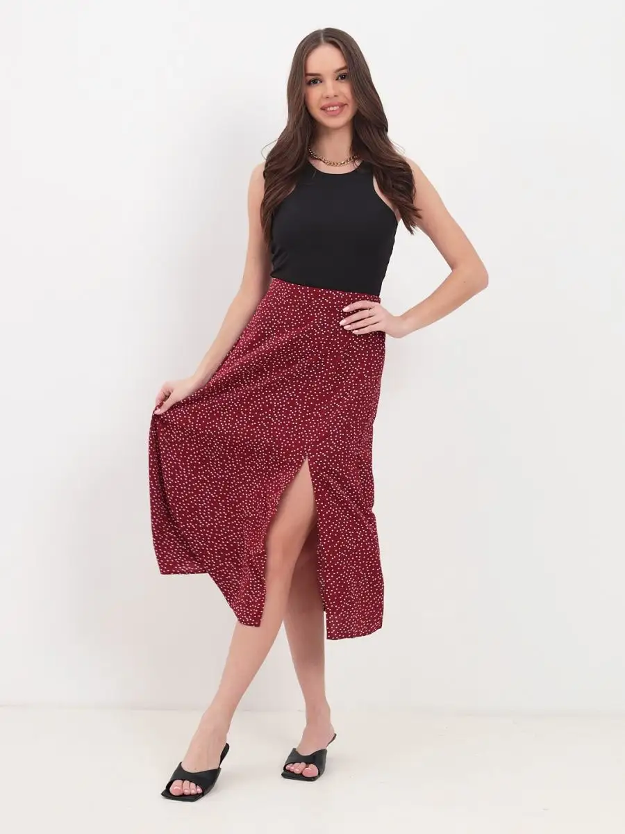 Не зря фасоны макси, плиссе и миди ниже колен пользуется повышенным спросом...