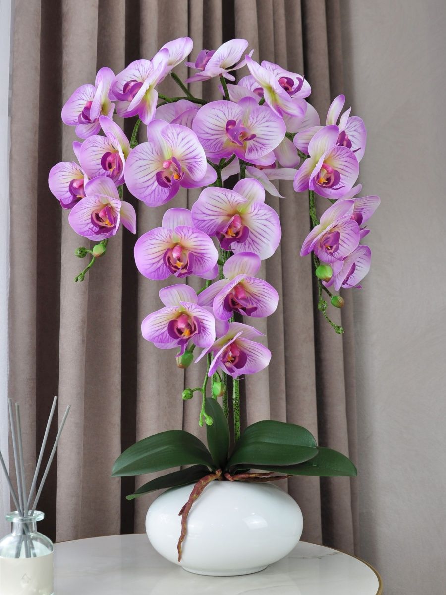 Искусственная Орхидея в горшке. Кашпо для орхидей декоративное. Искусственные орхидеи в кашпо. Орхидея в горшке разновидности. Орхидея в горшке недорого в спб