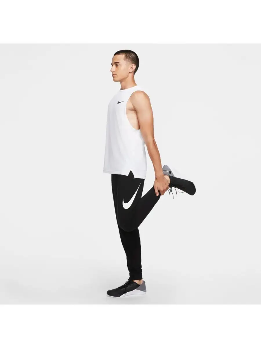 Nike Dri-FIT Men's Tapered Fitness Trousers