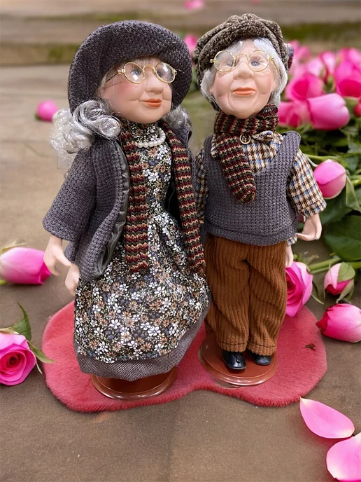 Кукла для домика «Бабушка с дедушкой»