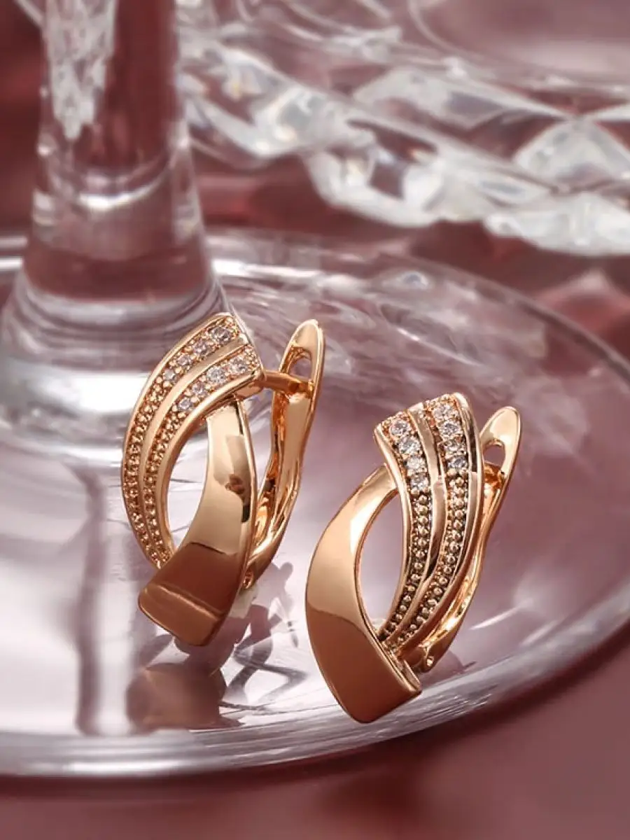 Модные золотые серьги с бриллиантами, комбинированное золото