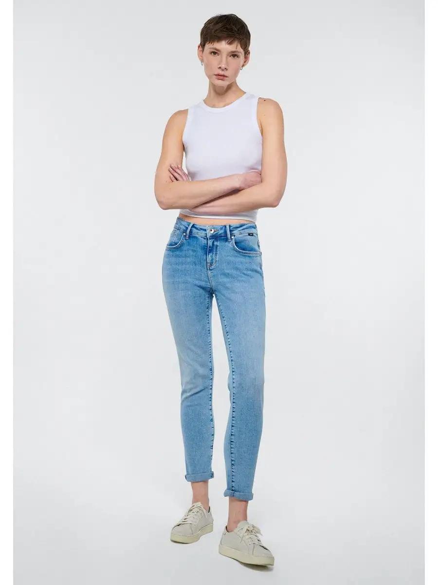 Ada model. Ada model
